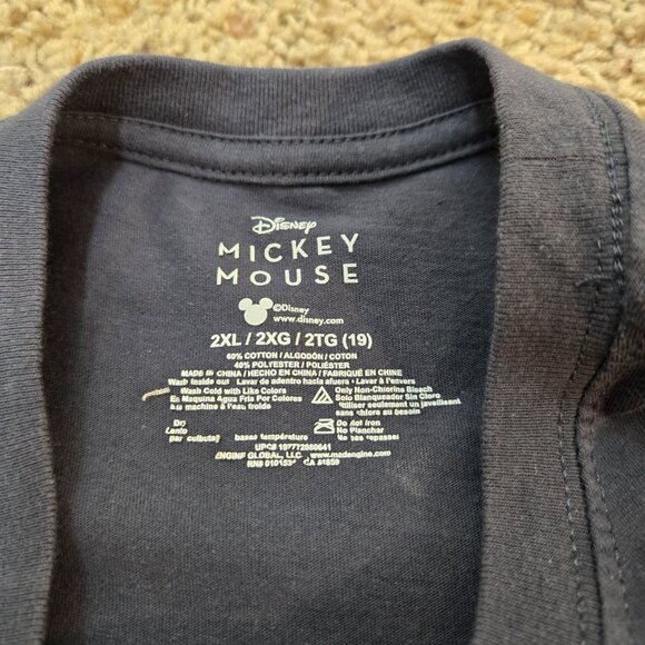 Disney Mickey Mouse Love Red Woman’s Plus Size 2XL Shirt Grey Disney World - Picture 4 of 6
